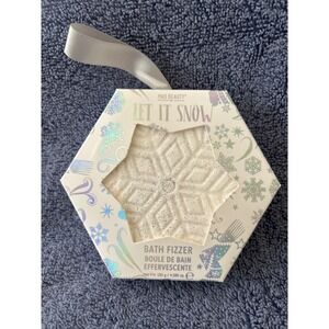 Mad Beauty Let It Snow Bath Fizzer Winter Pear Scent Ornament Gift